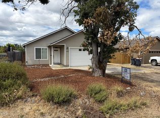 1005 N 10th St, Central Point, OR 97502