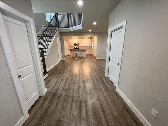 2nd image of 4301 Clover St