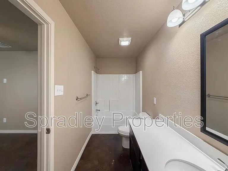 1051B Mason Dr — Photo 15