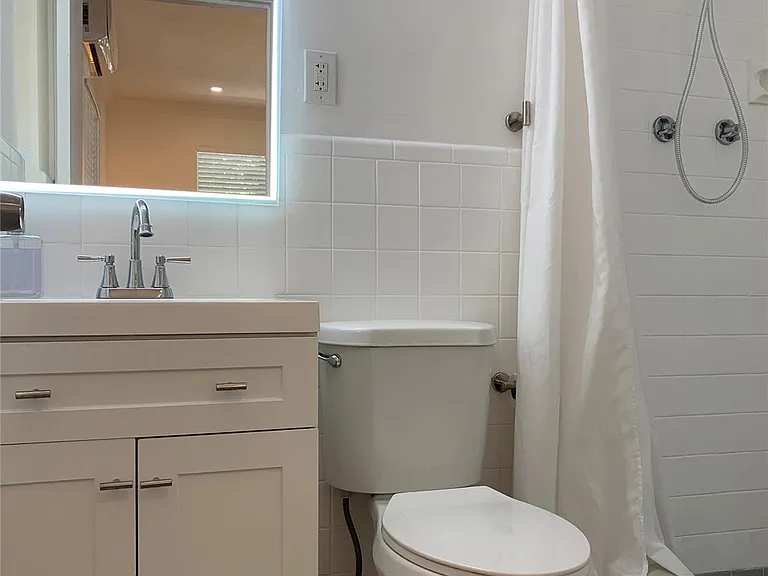 801 SW 10th St #1 — Photo 24