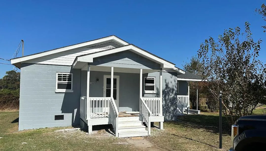 4 bed, 1.5 bath, 1200 sqft, $1,750 — Photo 1