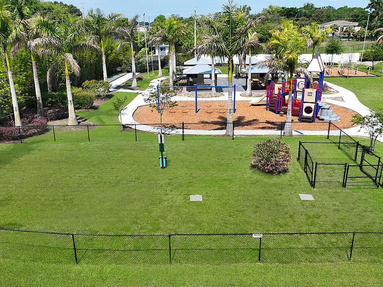 Woodlake Villas — Photo 34