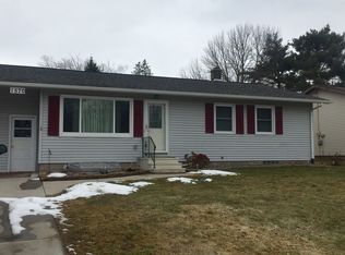 1570 Young Dr E, Onalaska, WI 54650