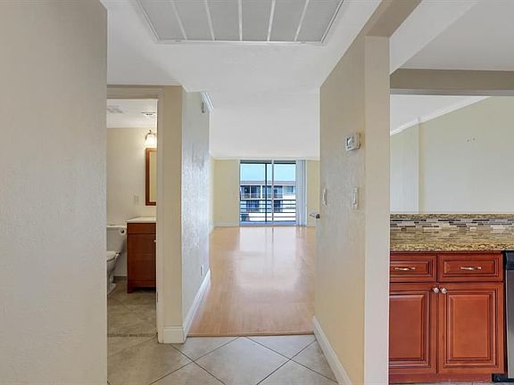 5th image of 4500 N Federal Hwy APT 307A