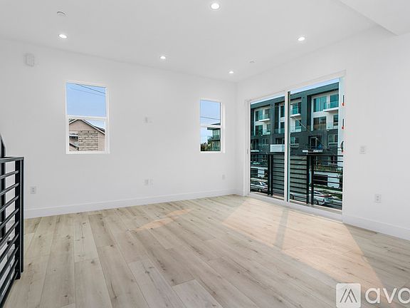 5th image of 522 N Wilton Pl