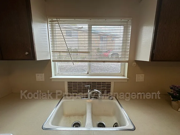 1525 N Marilyn Dr #K — Photo 5