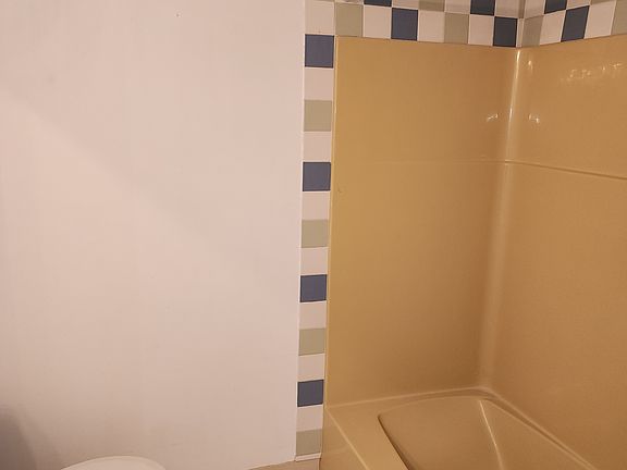 5th image of 1001 N Hanover St APT 8