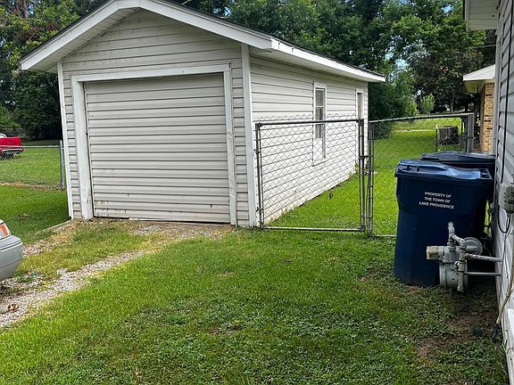 3rd image of 501 Schneider Ln