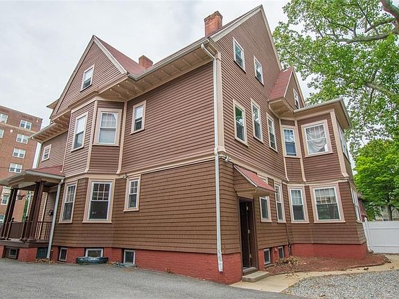 4th image of 519 521 Angell St