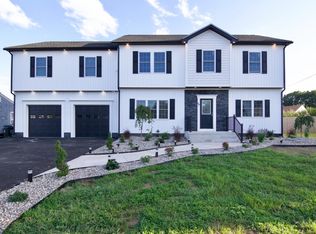 99 Mayflower Ave, Chicopee, MA 01013