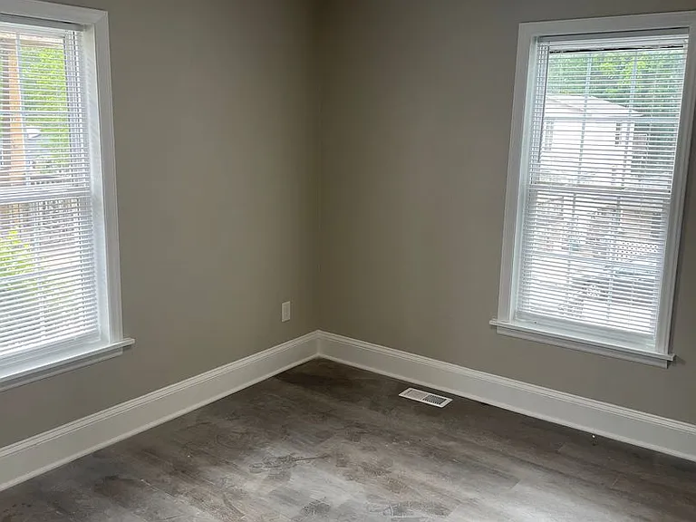 1612 N Jackson Ave — Photo 3