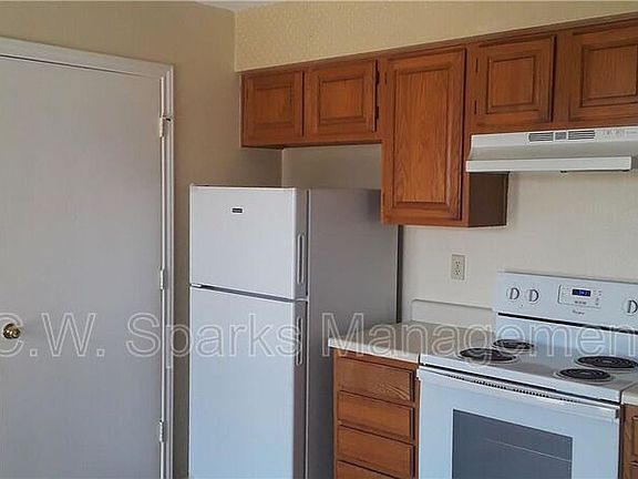 4th image of 1755 Creekview Dr