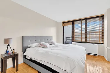 Rented by R New York