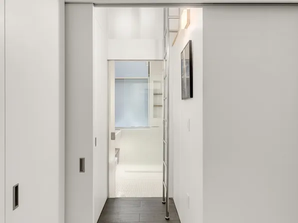 235 East 49th Street 1H image 12 of 13