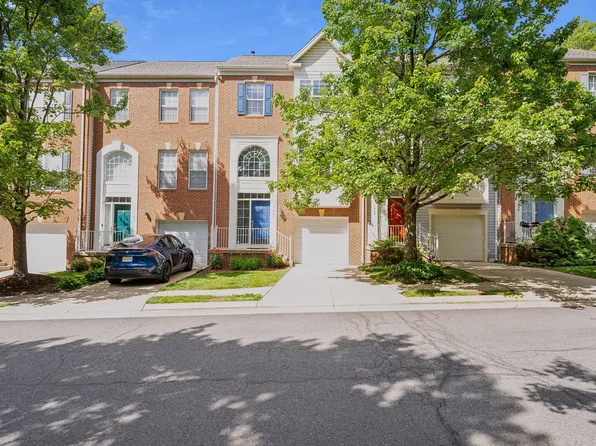 11450 Abner Ave, Fairfax, VA 22030