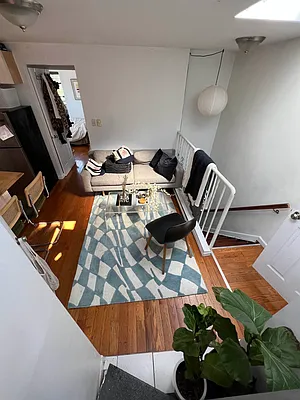 Rented by Delmark Realty LLC | media 66