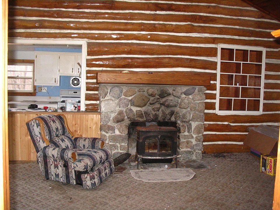 living rm & fireplace