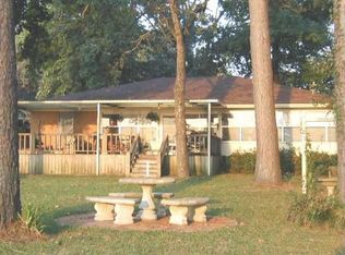 125 Pine Tallow St, Onalaska, TX 77360