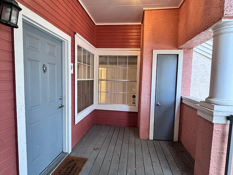 1125 Crystal Way #F — Photo 2