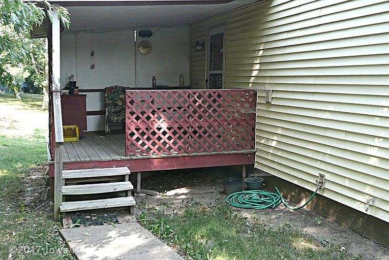 2nd image of 802 Streeter St