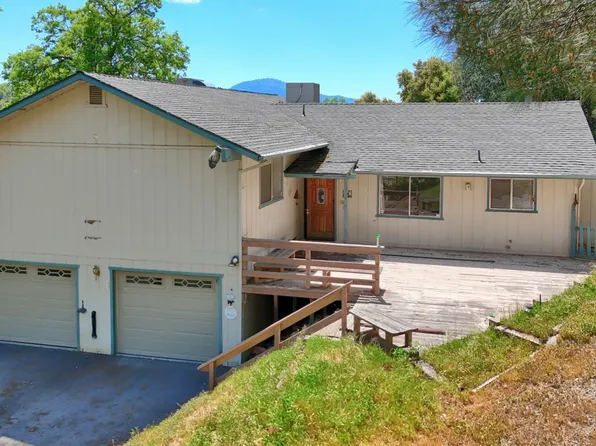 42275 Buckeye Rd, Oakhurst, CA 93644