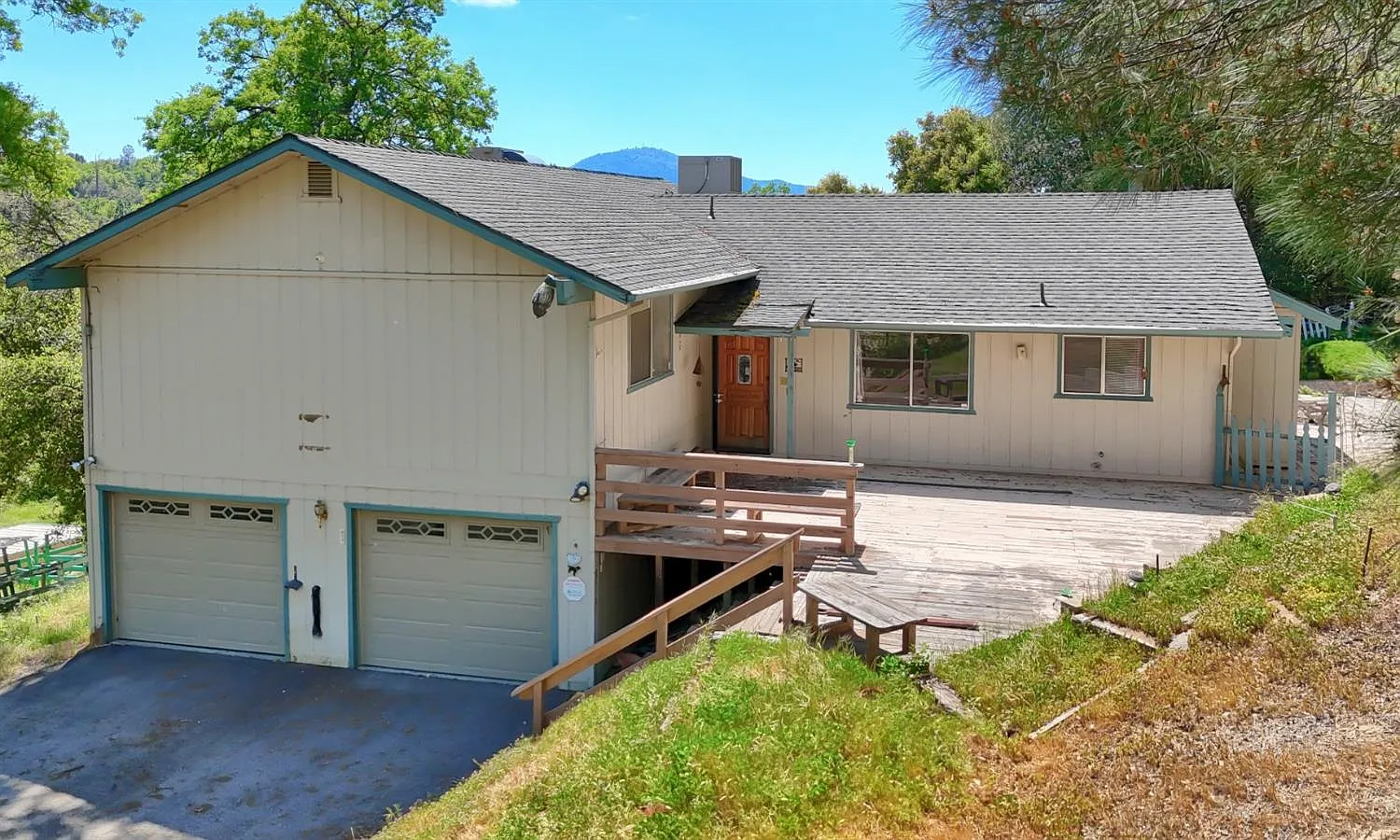 42275 Buckeye Rd photo 1