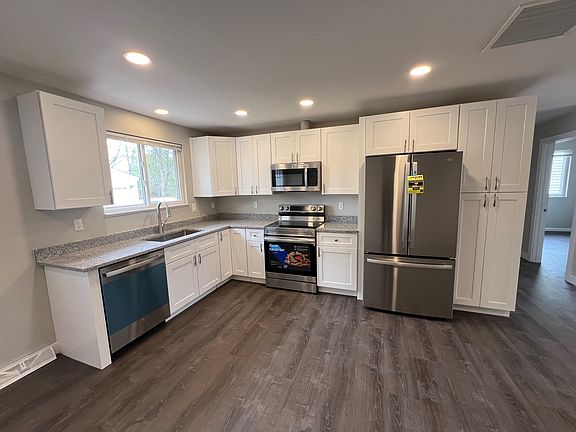 5th image of 425 S Oak St #1/2