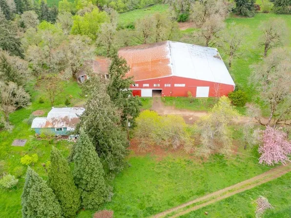 10425 Edmunson Dr SE, Salem, OR 97317