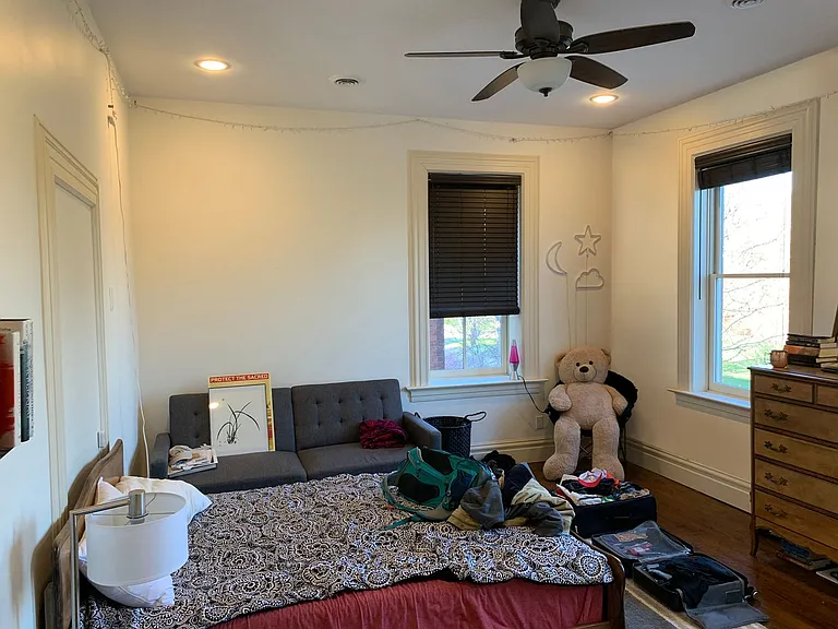 3325 Indiana Ave — Photo 12