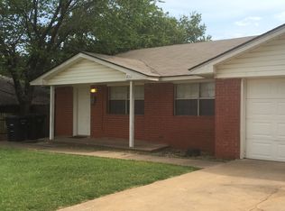 816 Delmar Cir, Moore, OK 73160