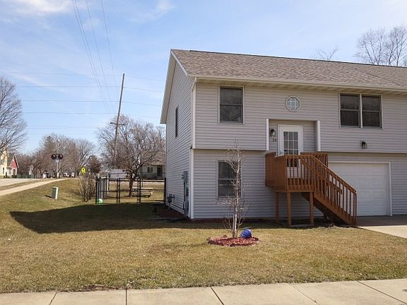 2nd image of 20 Parkview Ct