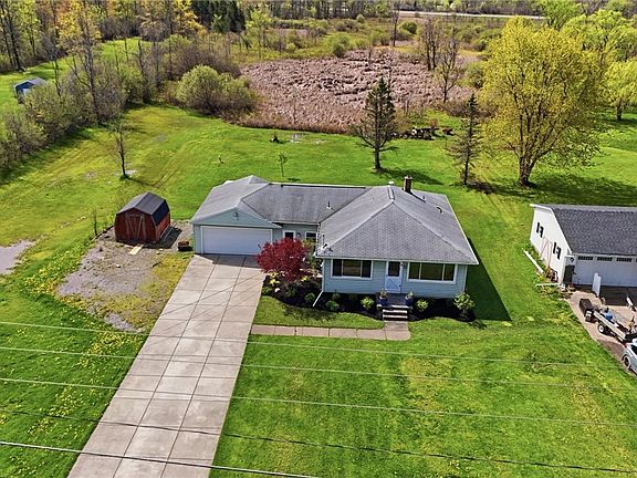 5th image of 1822 Webb Rd