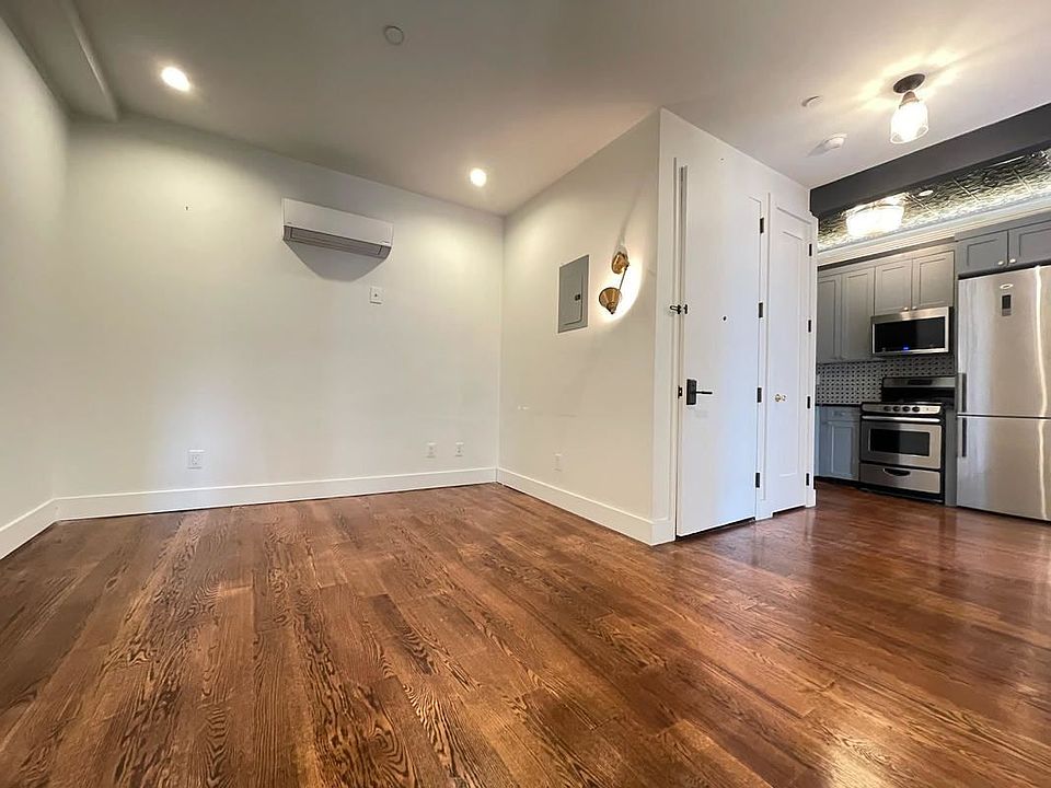 1st image of 224 Manhattan Ave #3F