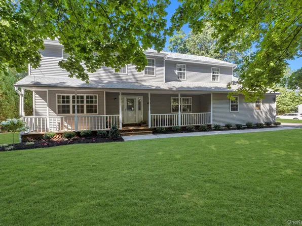 98 Woodhull Road, Huntington, NY 11743