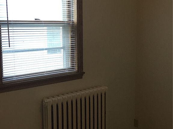 4th image of 141 5th Ave S APT 1