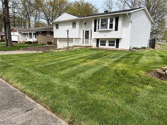 2nd image of 4201 Edgewood Dr
