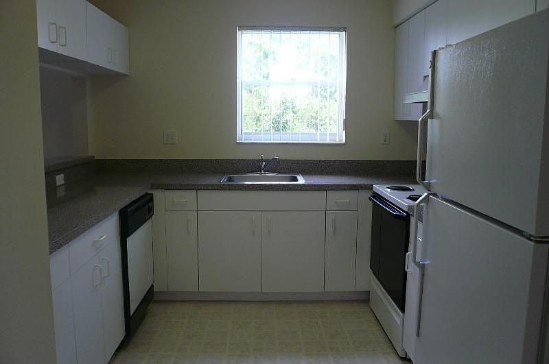 2nd image of 741 N Pine Island Rd APT 212