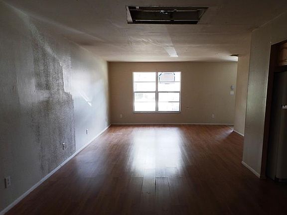 3rd image of 224 Amherst Ave #104