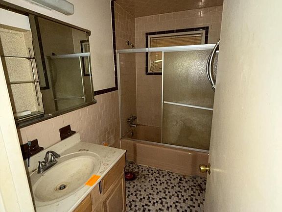 4th image of 5512 Northgreen Rd