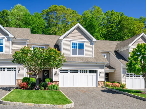 18 Brookside Court #18, Newtown, CT 06470