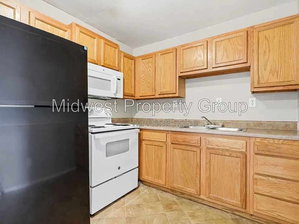 560 E Cherry St #302