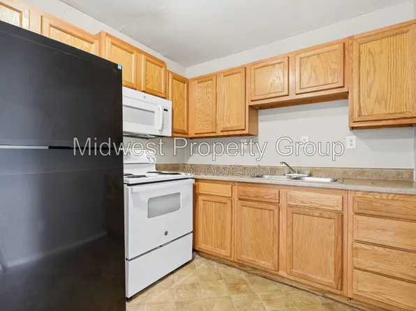 560 E Cherry St APT 302, Troy, MO 63379