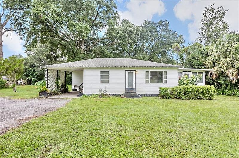 1st image of 3 Poinsettia Dr