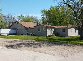 200 E 6th St, Colton, SD 57018