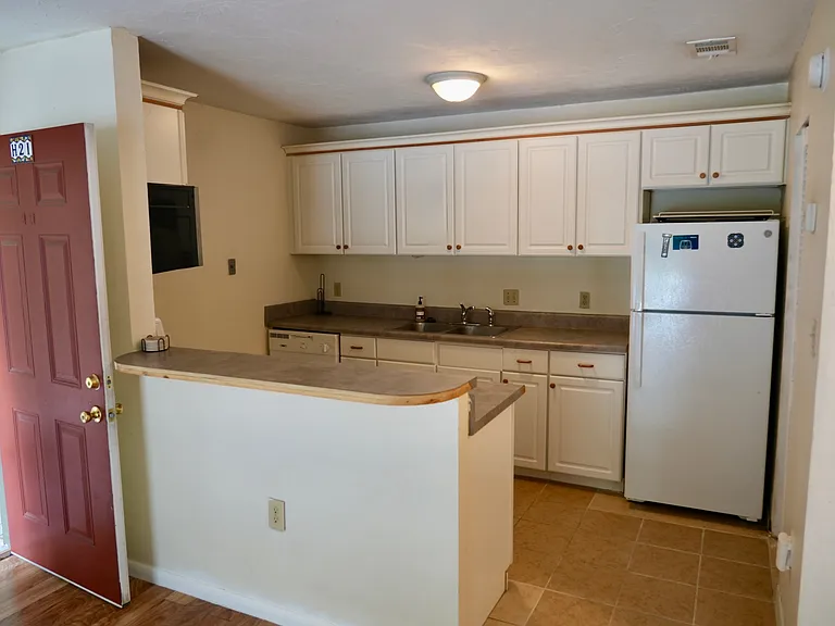 1035 SW 9th St #H21 — Photo 3