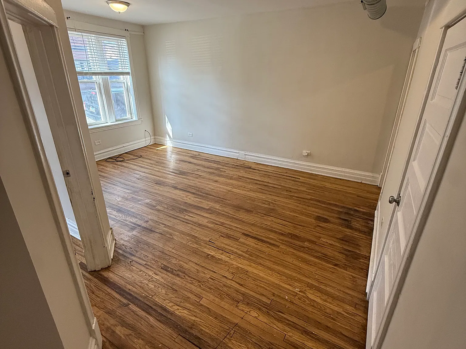 2 bed, 900 sqft, $1,900 — Photo 3