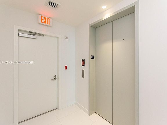 5th image of 851 NE 1st Ave Unit 3305
