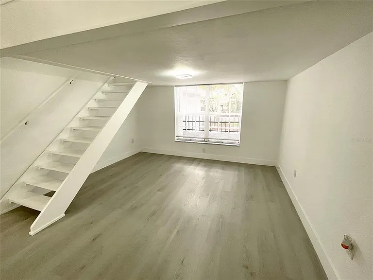 1307 Belcher Dr — Photo 7