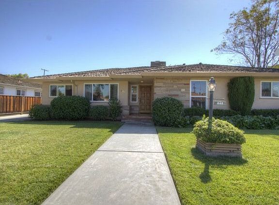 3rd image of 840 Circle Dr