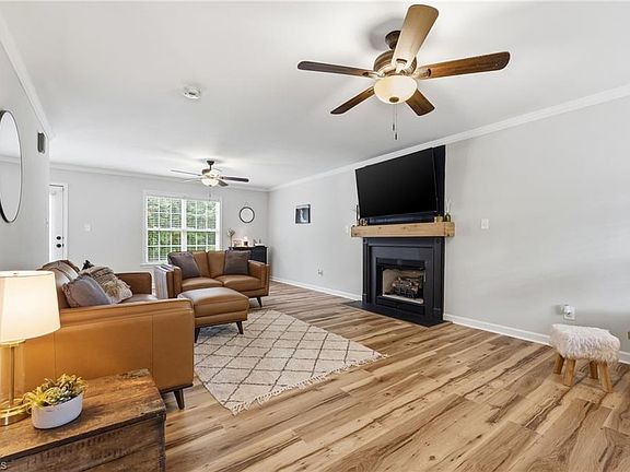 5th image of 4245 Majestic Oaks Dr